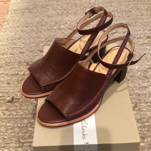 Clarks Ellis Ada Tan Sandals sz 6